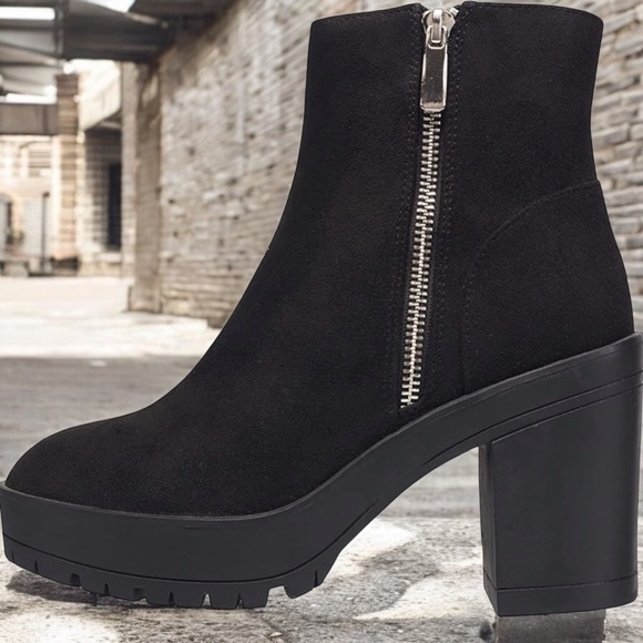 NWOT - FRENCH CONNECTION - Jasmine Lug Sole Side Zip Booties - Picture 3 of 9